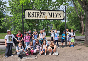 Klasa 3a zwiedza Księży Młyn.