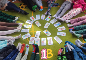 Dzień Kolorowej Skarpetki w klasach 1-3.