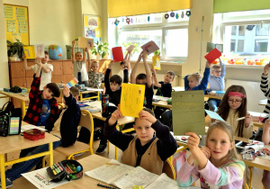 Dzień Kolorowej Skarpetki w klasach 1-3.